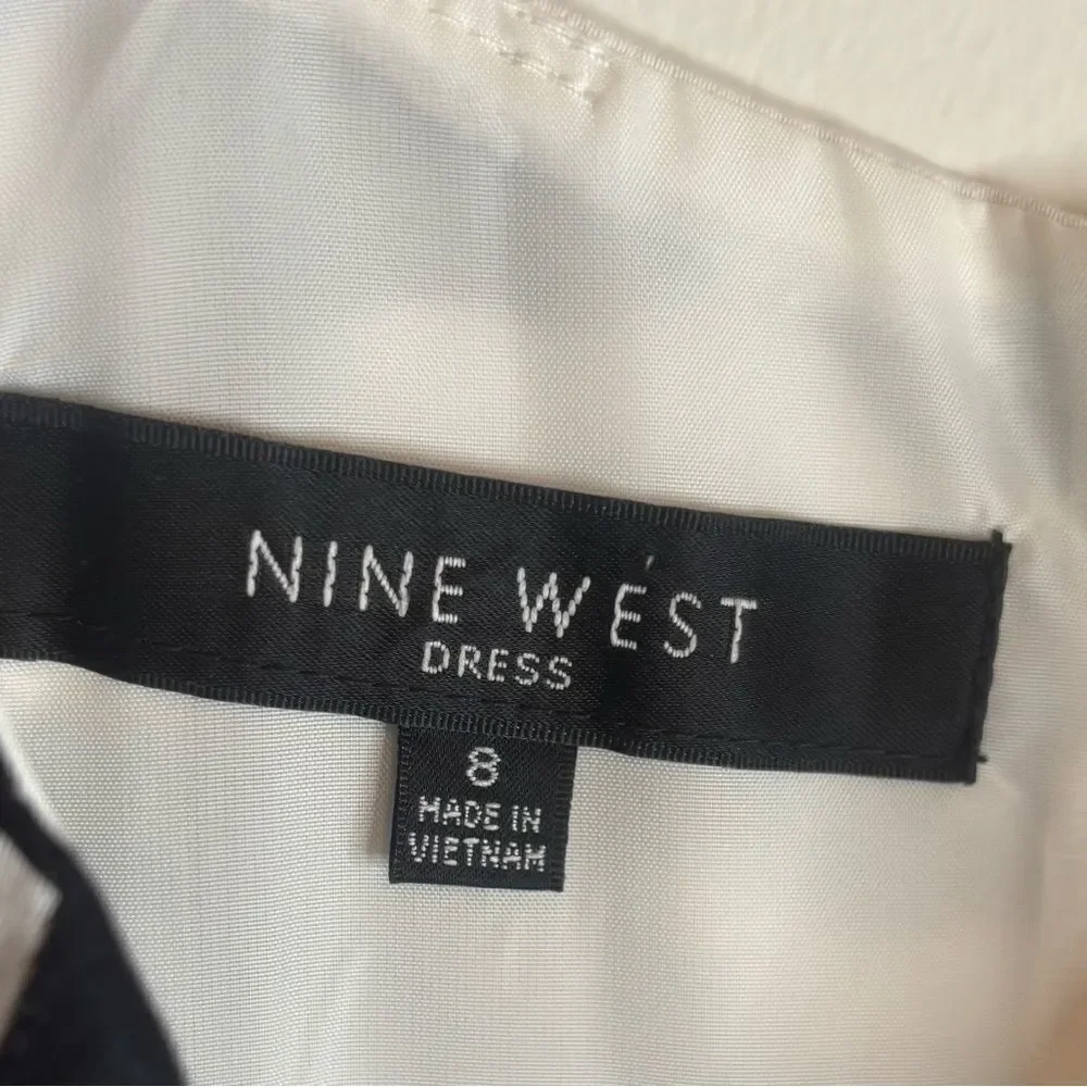 Nine West EUC black/white/pink floral fit and flare Dress Size 8